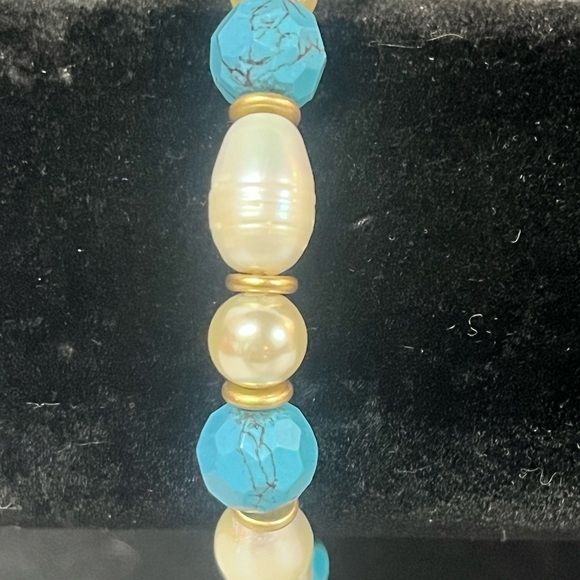 Lia Sophia Brio Turquoise Faux Pearls And Gold Bracelet - Picture 3 of 6